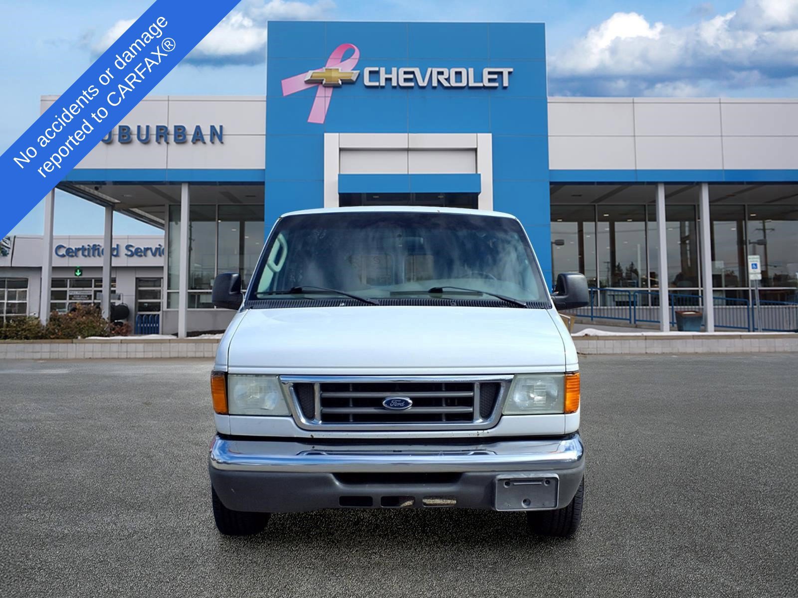 Used 2005 Ford E-150 and Econoline 150 RWD image 2