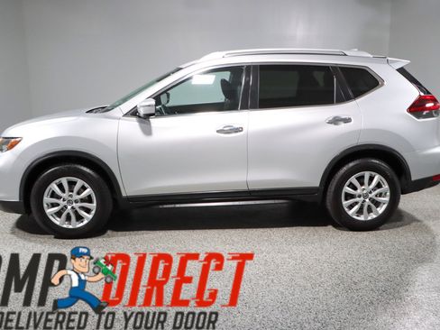 Used 2020 Nissan Rogue SV FWD image 10
