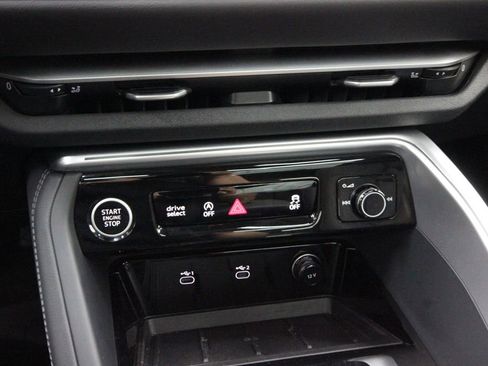 Used 2025 Audi Q5 Premium w/ Convenience Package AWD/4WD image 24