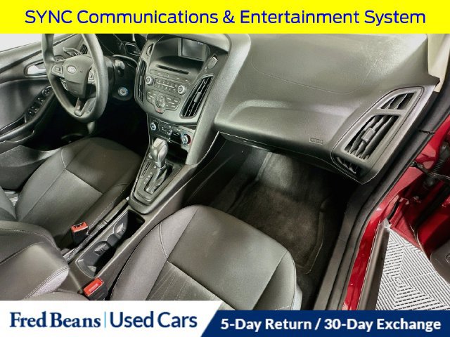 Used 2016 Ford Focus SE w/ SE Power Seat Package FWD image 32