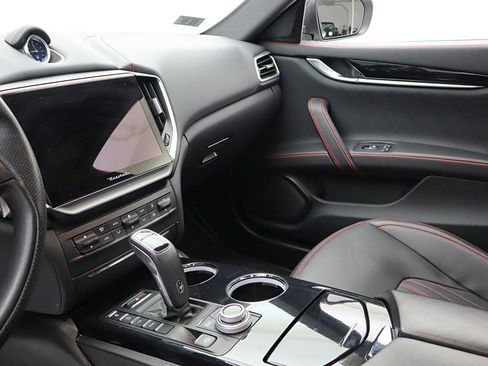 Used 2023 Maserati Ghibli Modena Q4 AWD/4WD image 34
