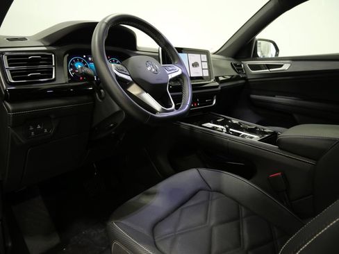 Used 2026 Volkswagen Atlas Cross Sport SE FWD image 11