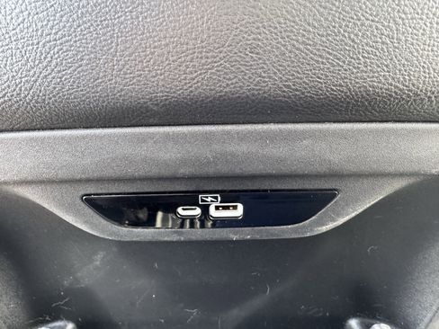 Used 2022 Chrysler Pacifica Touring-L image 21