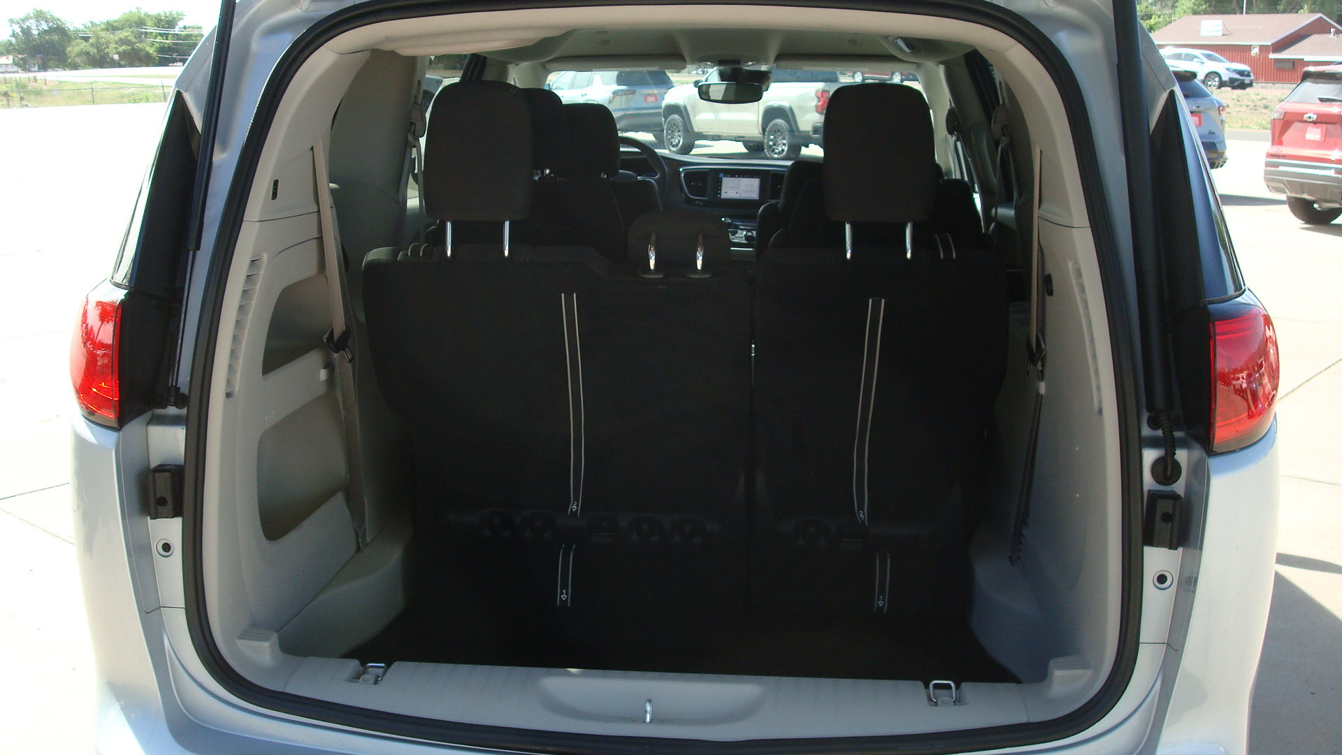 Used 2024 Chrysler Voyager LX FWD image 12