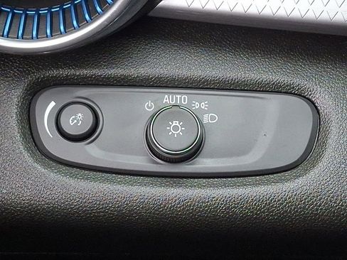 Used 2024 Chevrolet Trax LT w/ Driver Confidence Package image 27