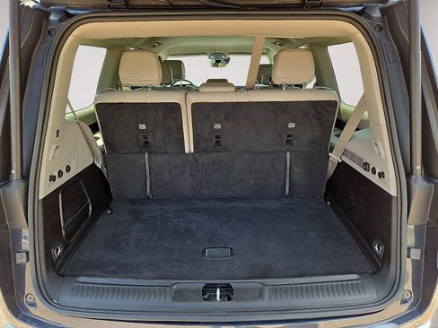 Used 2023 Jeep Wagoneer 2WD image 13