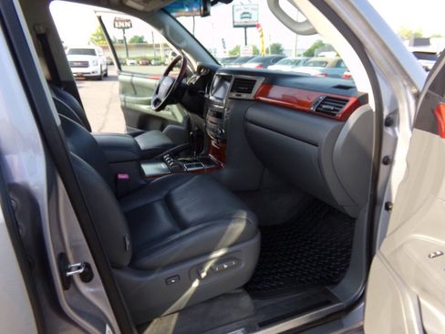 Used 2008 Lexus LX 570 4WD image 36