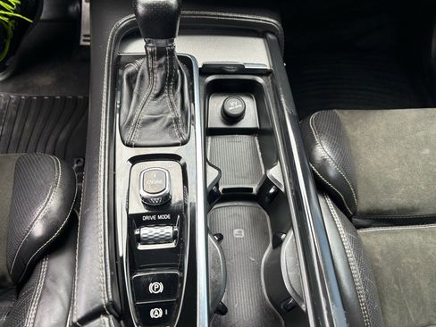 Used 2016 Volvo XC90 T6 R-Design w/ Convenience Package image 12