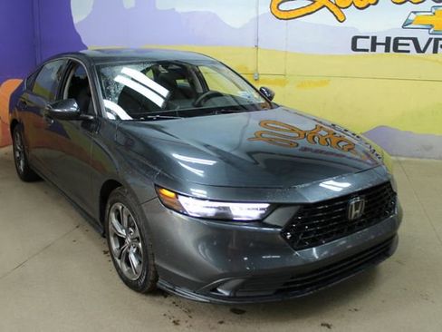 Used 2023 Honda Accord EX image 4