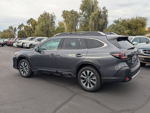 Used 2023 Subaru Outback Touring image 3