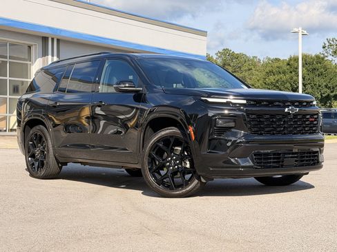 Used 2024 Chevrolet Traverse RS w/ LPO, Floor Liner Package FWD image 2