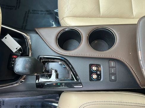 Used 2013 Toyota Avalon Limited image 35