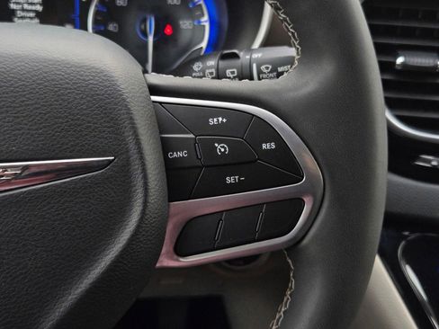 Used 2023 Chrysler Voyager LX FWD image 20