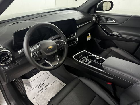 New 2026 Chevrolet Equinox LT w/ Convenience Package II image 17