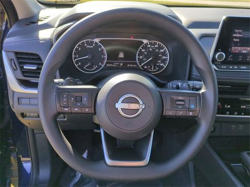 Used 2024 Nissan Rogue SV image 14