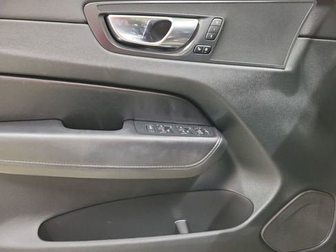 Certified 2023 Volvo XC60 B5 Plus w/ Climate Package image 21