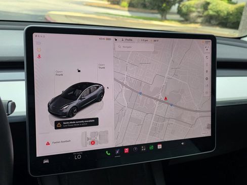 Used 2022 Tesla Model 3 Standard Range RWD image 16