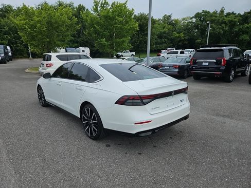 Used 2023 Honda Accord Touring image 5