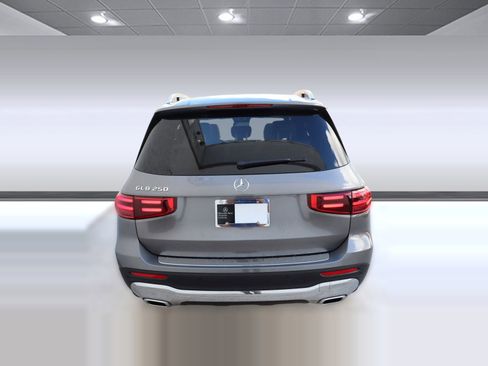 New 2025 Mercedes-Benz GLB 250 image 8