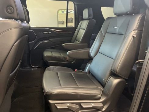 Certified 2024 Cadillac Escalade ESV Luxury image 23