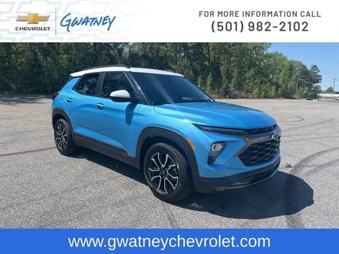 Used 2025 Chevrolet TrailBlazer ACTIV w/ Convenience Package FWD image 3