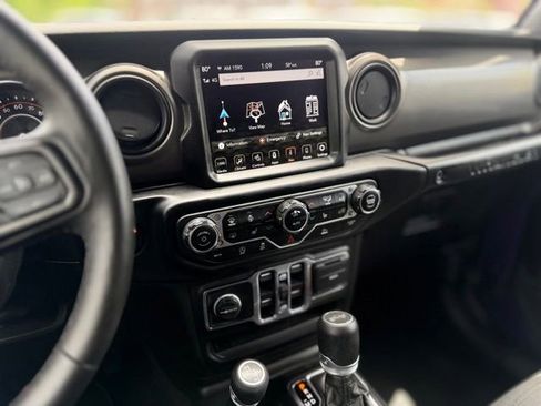 Used 2023 Jeep Wrangler Unlimited Sport w/ Sun And Sound Package AWD/4WD image 17