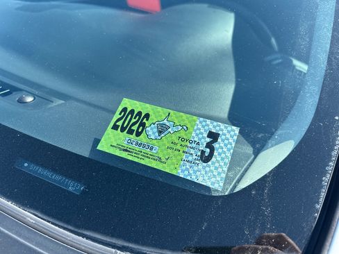 Used 2017 Toyota Corolla LE image 29