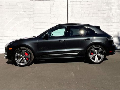 New 2026 Porsche Macan GTS image 2