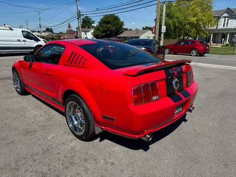 Used 2006 Ford Mustang GT Premium RWD image 11