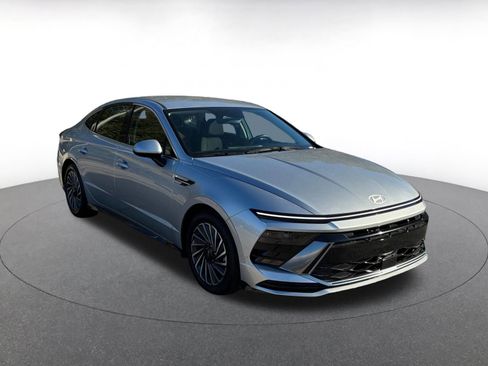 Used 2025 Hyundai Sonata SEL image 2
