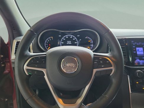 Used 2019 Jeep Grand Cherokee Laredo w/ Laredo X Package image 16