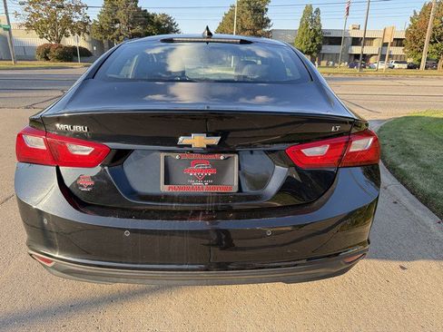 Used 2017 Chevrolet Malibu LT w/ Driver Confidence Package image 6
