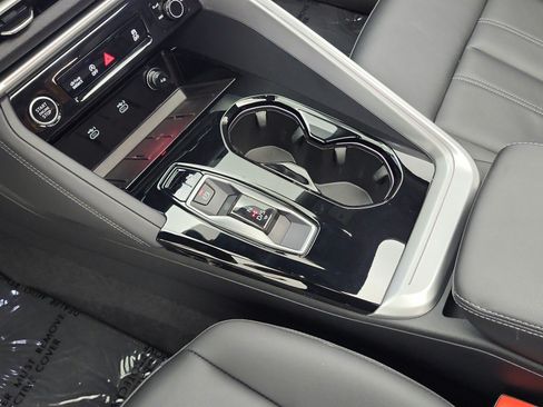 Used 2025 Audi Q5 Premium w/ Premium Plus AWD/4WD image 11