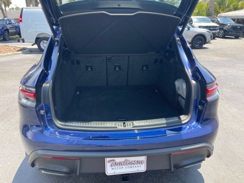 Used 2026 Porsche Macan Turbo AWD/4WD image 5