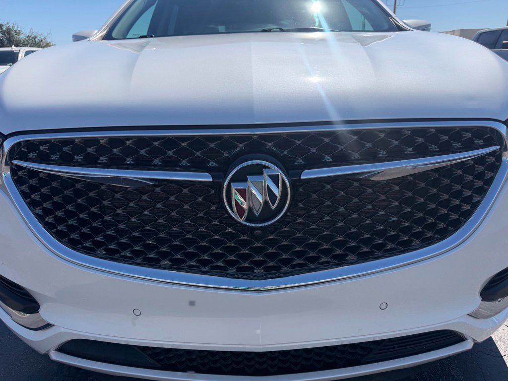 Used 2020 Buick Enclave Avenir w/ Avenir Technology Package AWD/4WD image 7