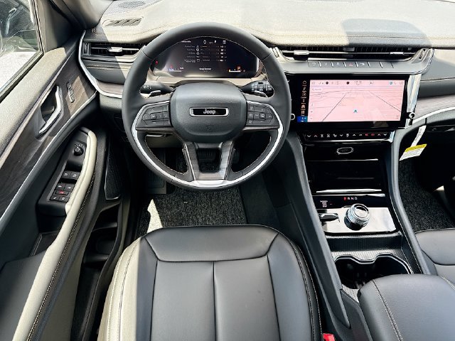 New 2026 Jeep Grand Cherokee Limited AWD/4WD image 17