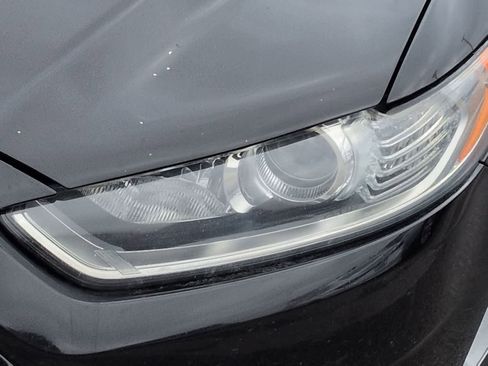 Used 2015 Ford Fusion SE w/ Equipment Group 201A image 3