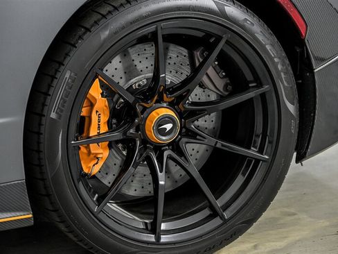Used 2019 McLaren Senna RWD image 23