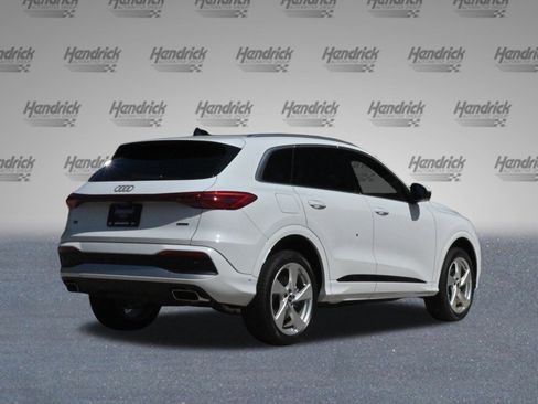 Used 2025 Audi Q5 Premium w/ Premium Plus AWD/4WD image 9