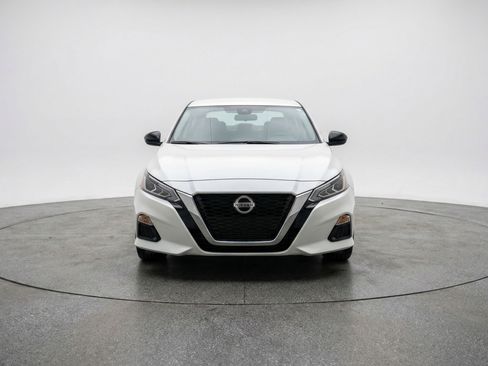 Used 2025 Nissan Altima 2.5 SV image 2