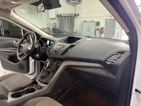 Used 2016 Ford Escape SE image 18