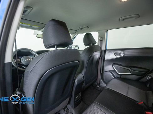 Used 2025 Kia Soul S FWD image 25
