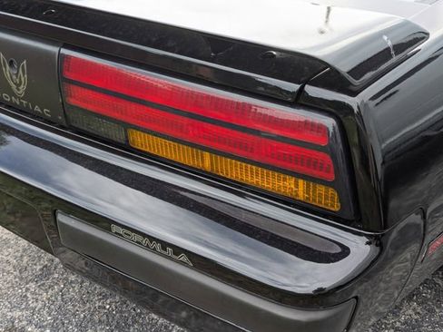 Used 1989 Pontiac Firebird Coupe RWD image 9