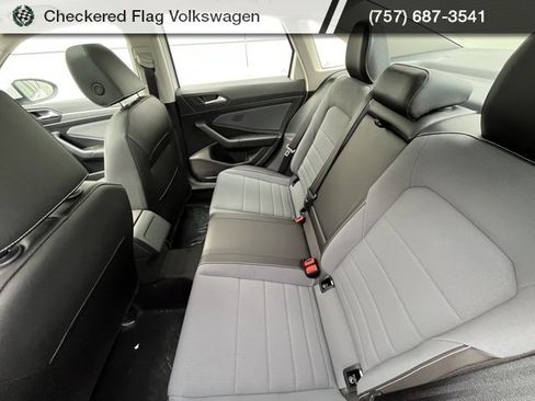 New 2026 Volkswagen Jetta SE image 3