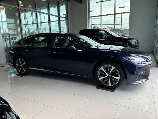 Used 2021 Lexus LS 500 AWD w/ Accessory Package (Z1) image 6