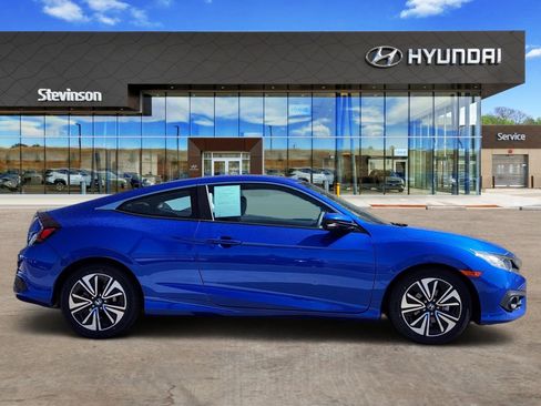 Used 2017 Honda Civic EX-T image 4