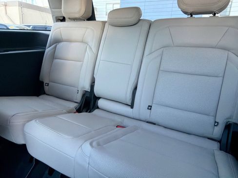 New 2026 Lincoln Navigator Reserve AWD/4WD image 19