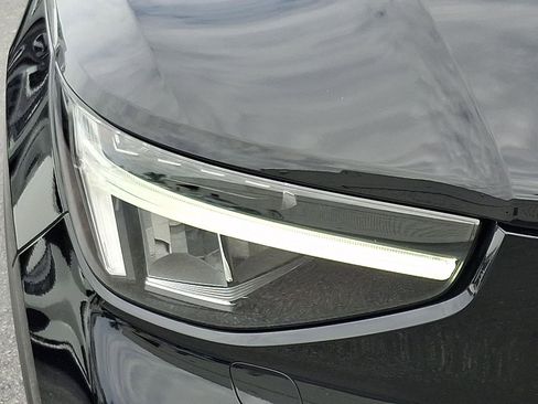 Certified 2023 Volvo XC40 Recharge Ultimate AWD/4WD image 9