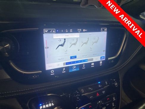 Used 2021 Chrysler Pacifica Touring-L w/ S Appearance Package image 9