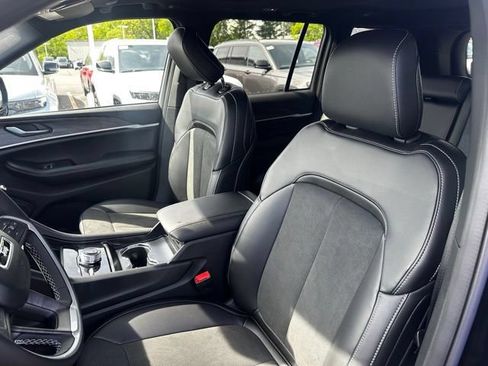 New 2026 Jeep Grand Cherokee Altitude AWD/4WD image 18